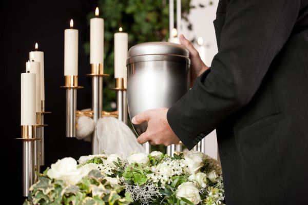 diferencia entre inhumacion e incineracion